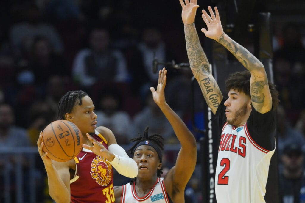 Chicago Bulls trade Lonzo Ball for Isaac Okoro